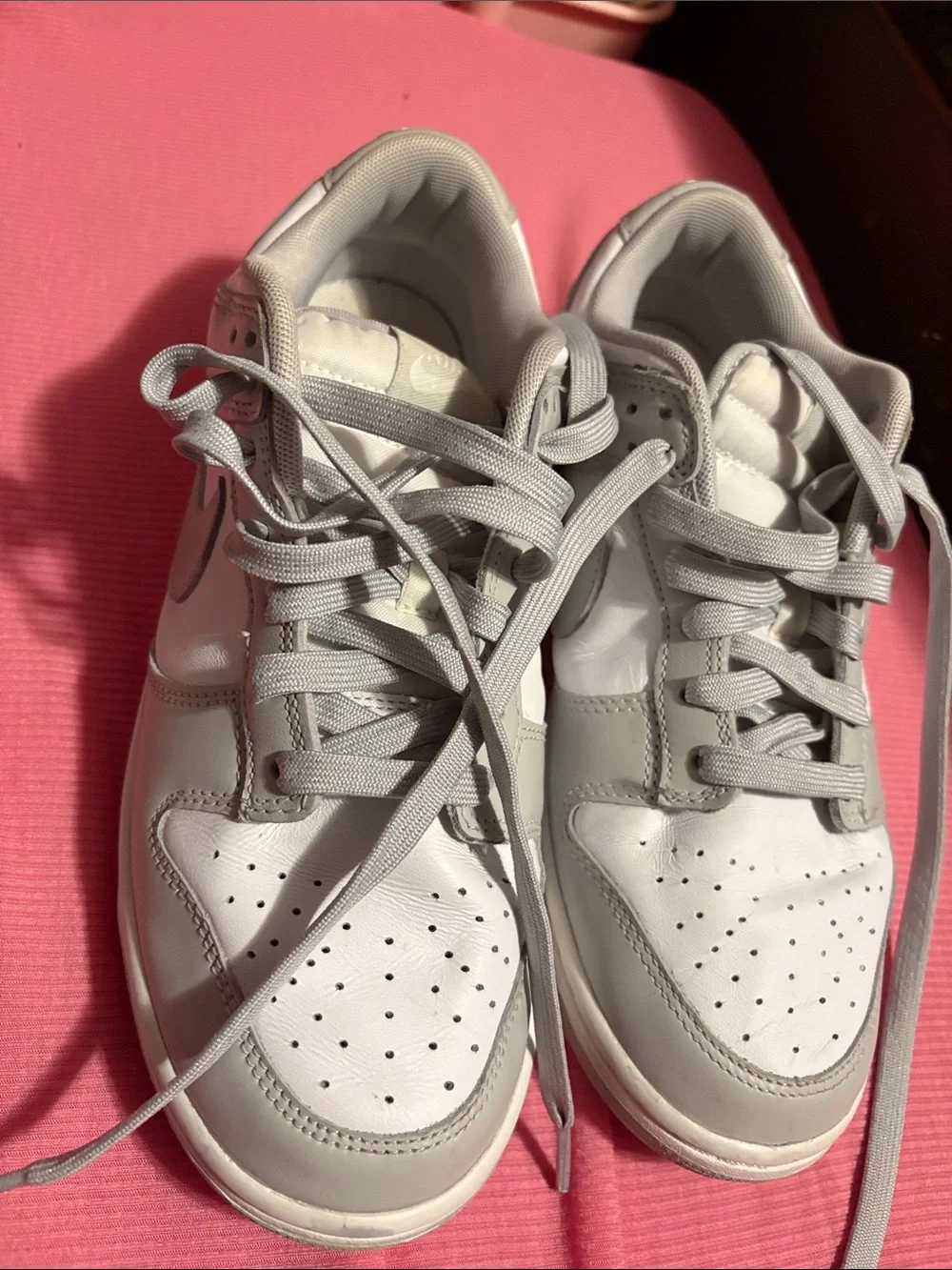 Nike Women’s Sneakers in White and Light Gray